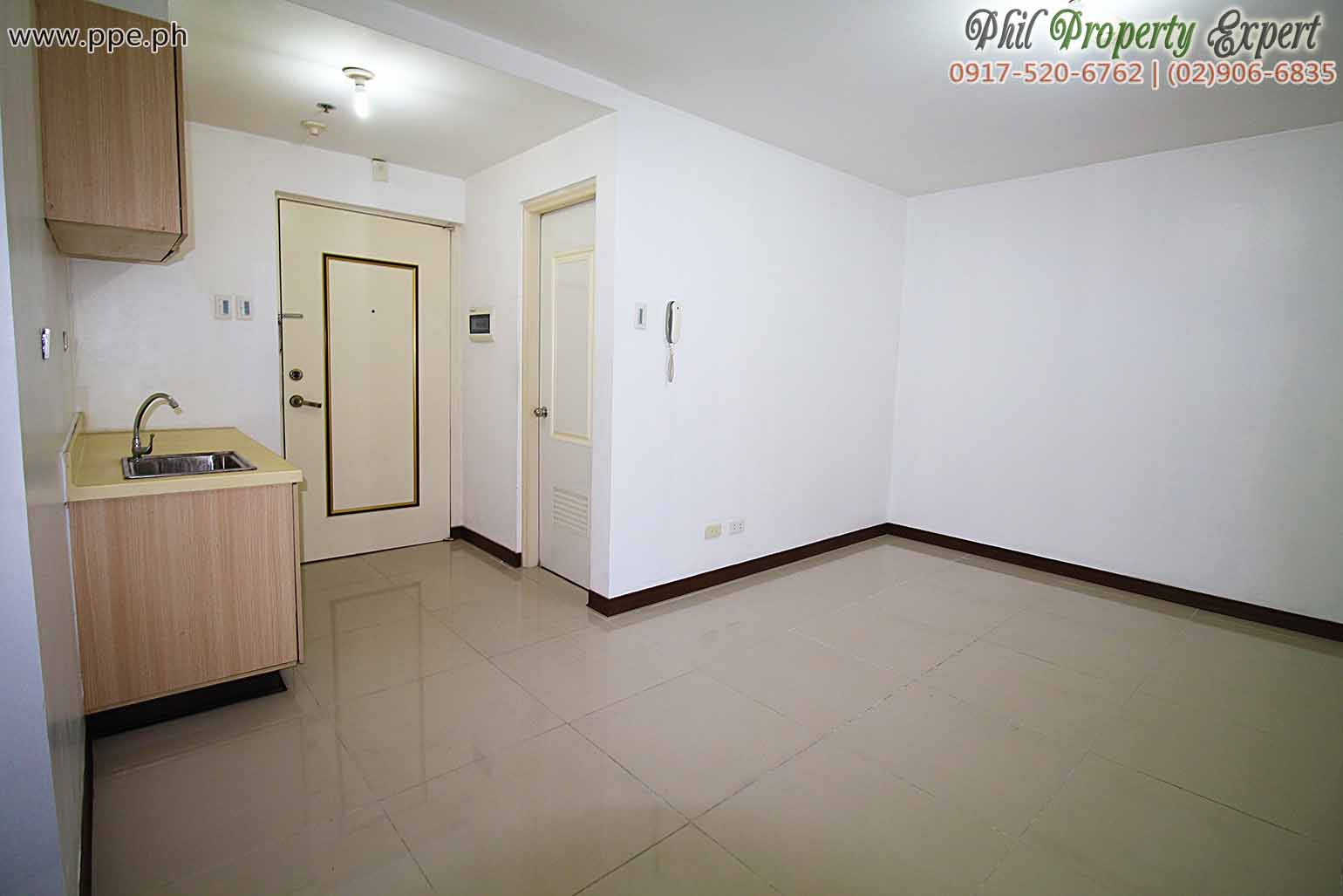 Rent studio condominium in Malate near De La Salle University